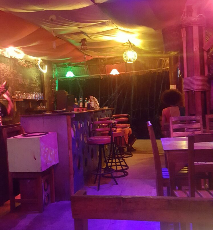 Jamrock Bar Railay-莱利海滩必去景点