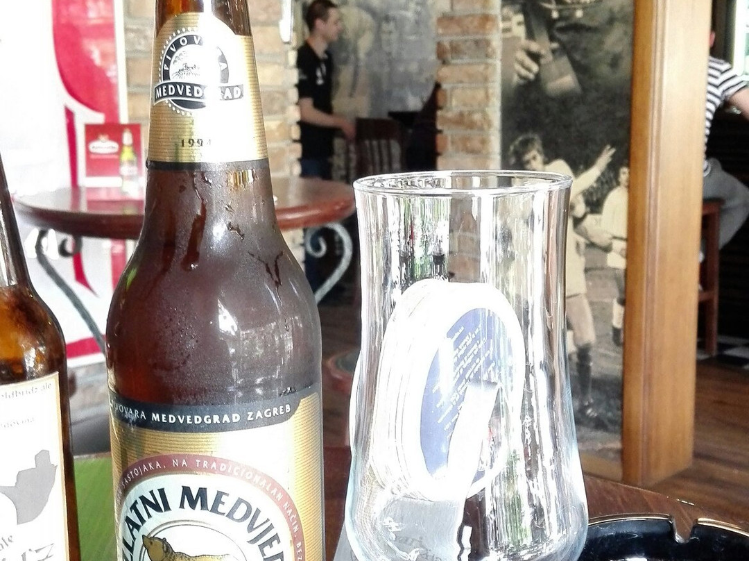 Shankly's Pub-莫斯塔尔必去景点