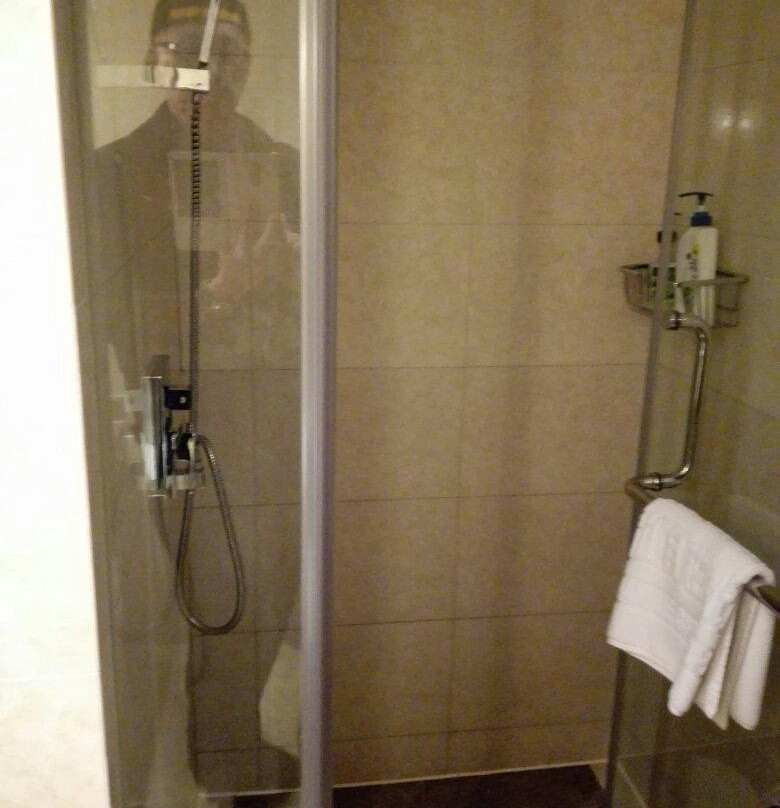 峨眉山月花园饭店主图