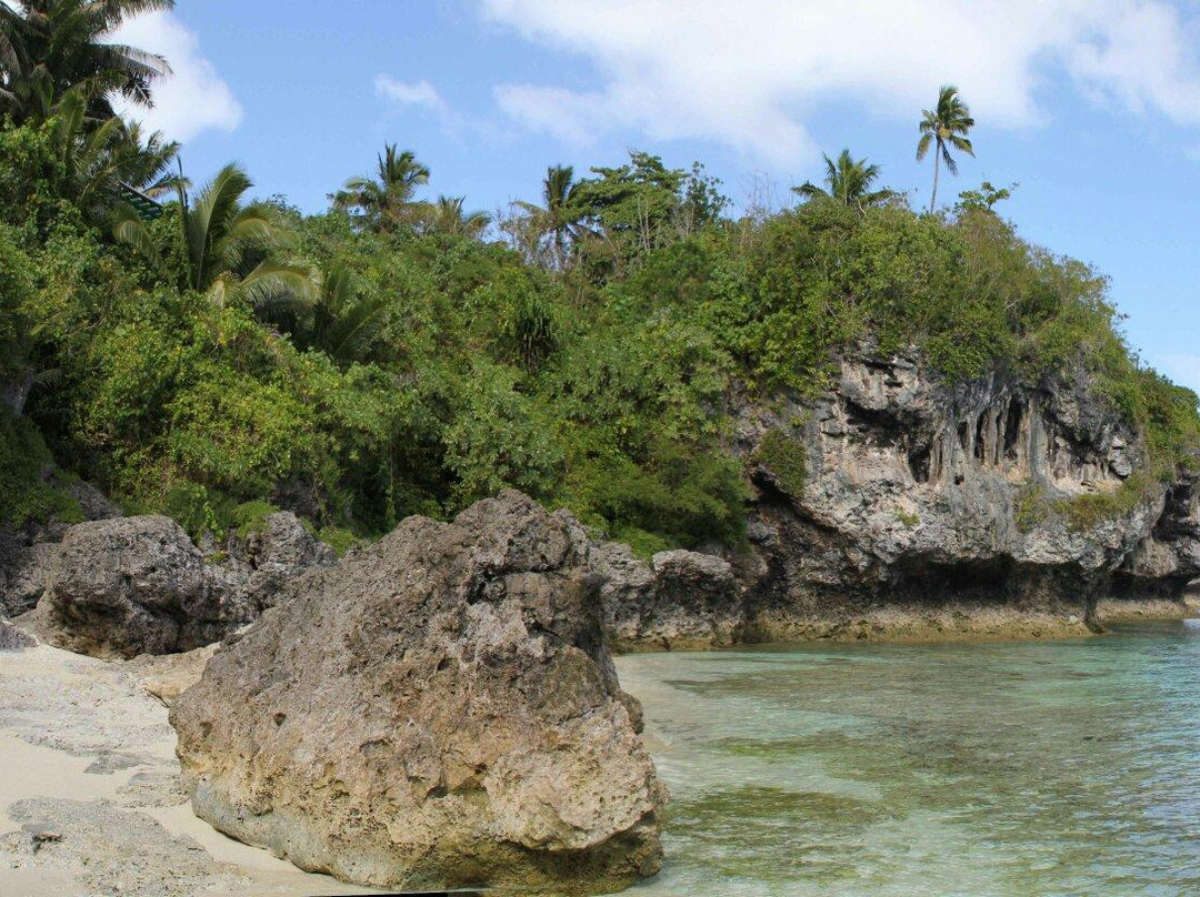 Utuko Beach-阿洛菲必去景点