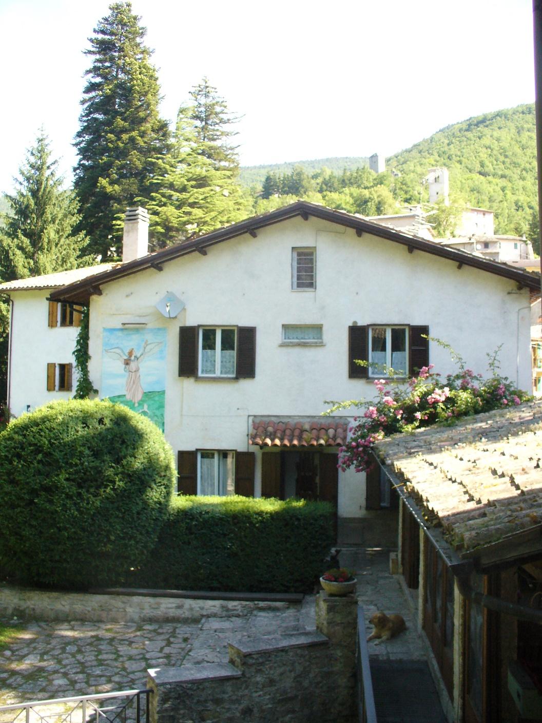 B&B Fontedellangelo-餐饮