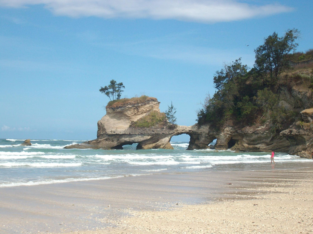 Watu Parunu Beach景点图片