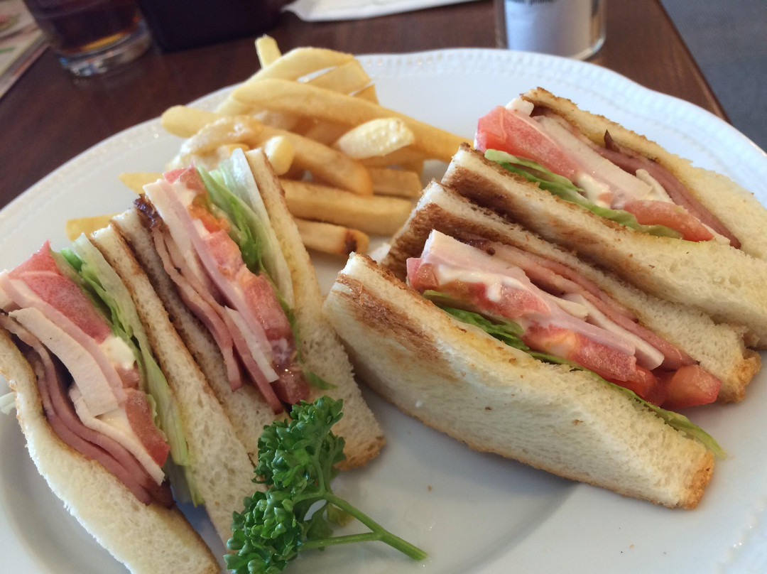 ロイヤルホスト新潟県庁前店