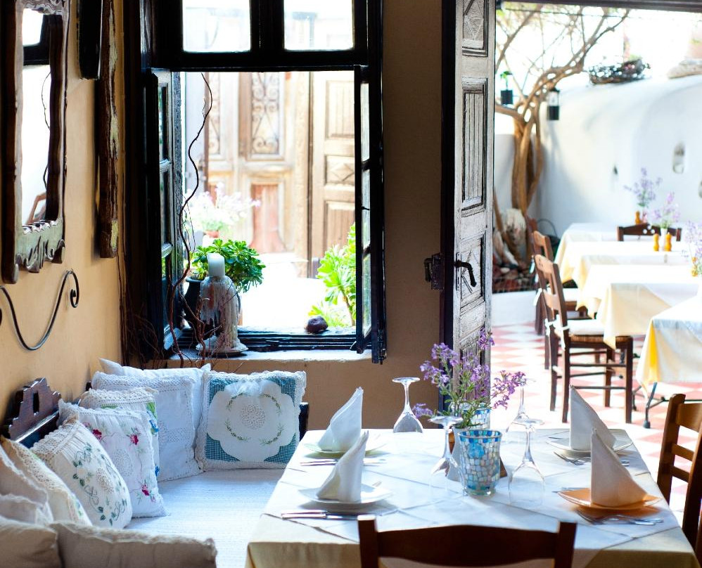 Candouni Restaurant主图