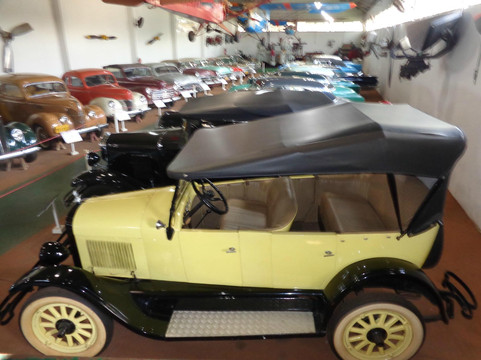 Bebedouro旅游景点-Weapons, Vehices, and Machines Museum