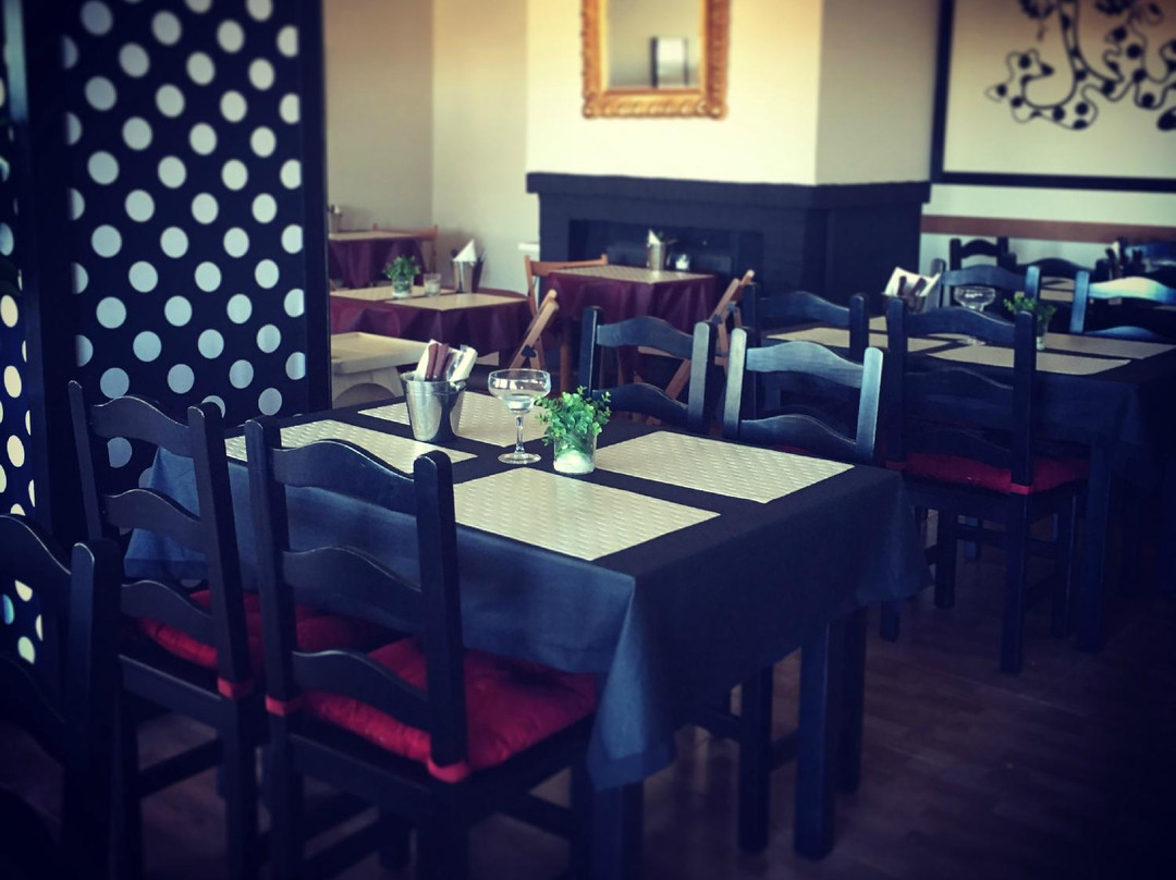 H by David Rodríguez