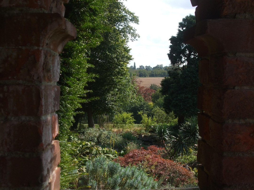 Doddington Place Gardens景点图片