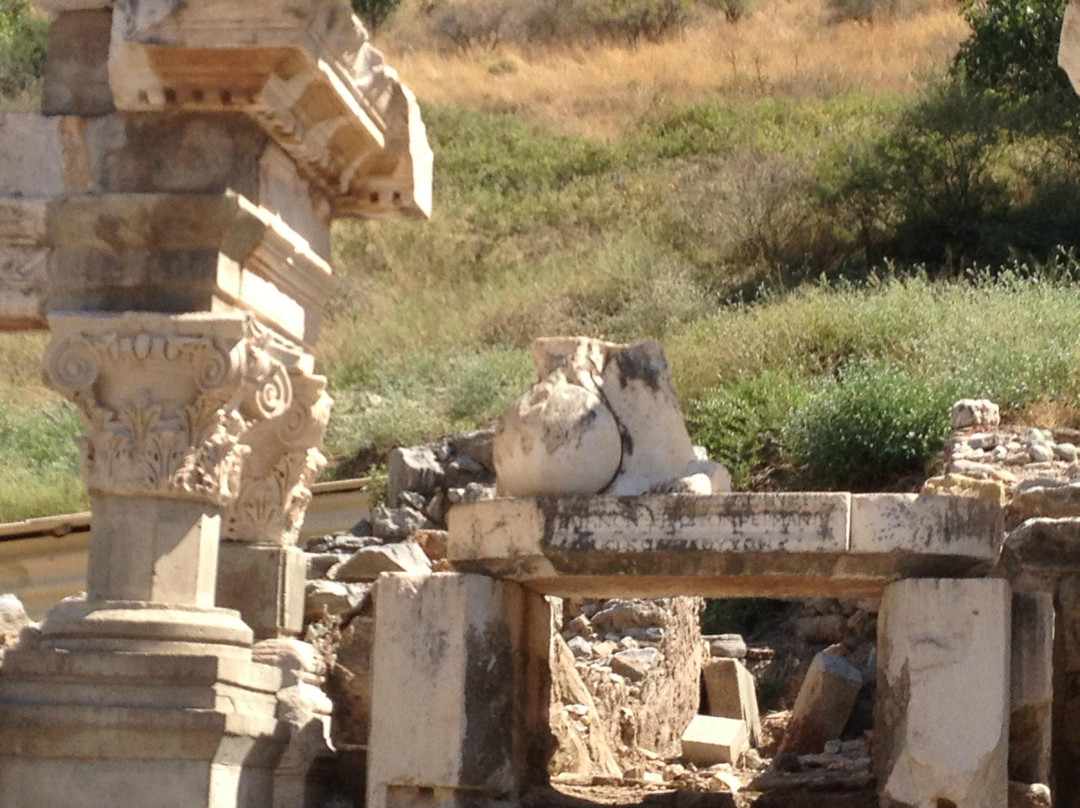 Trajan Fountain景点图片