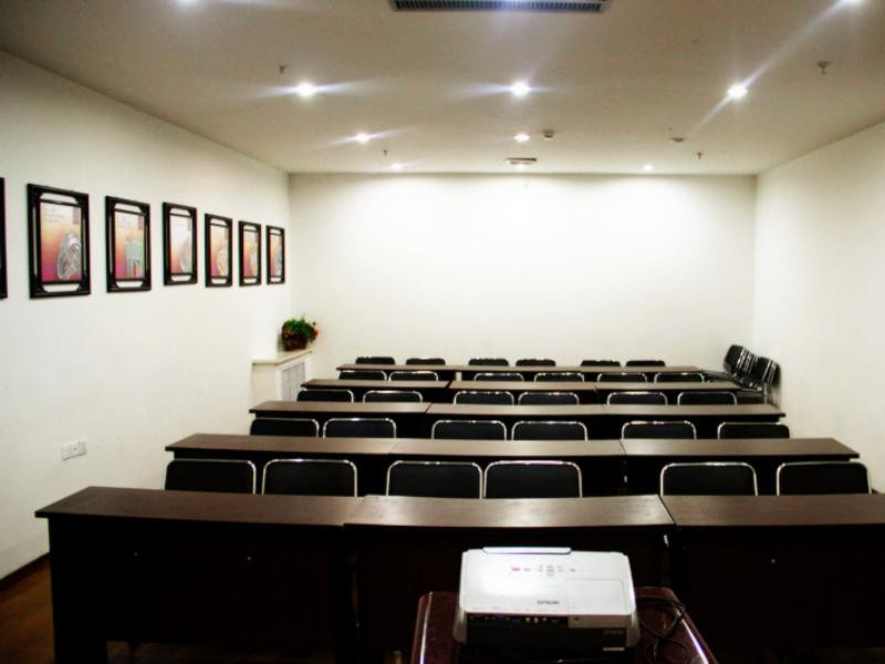 春园假日酒店主图