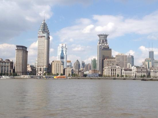 外滩城市雕塑群-上海市必去景点