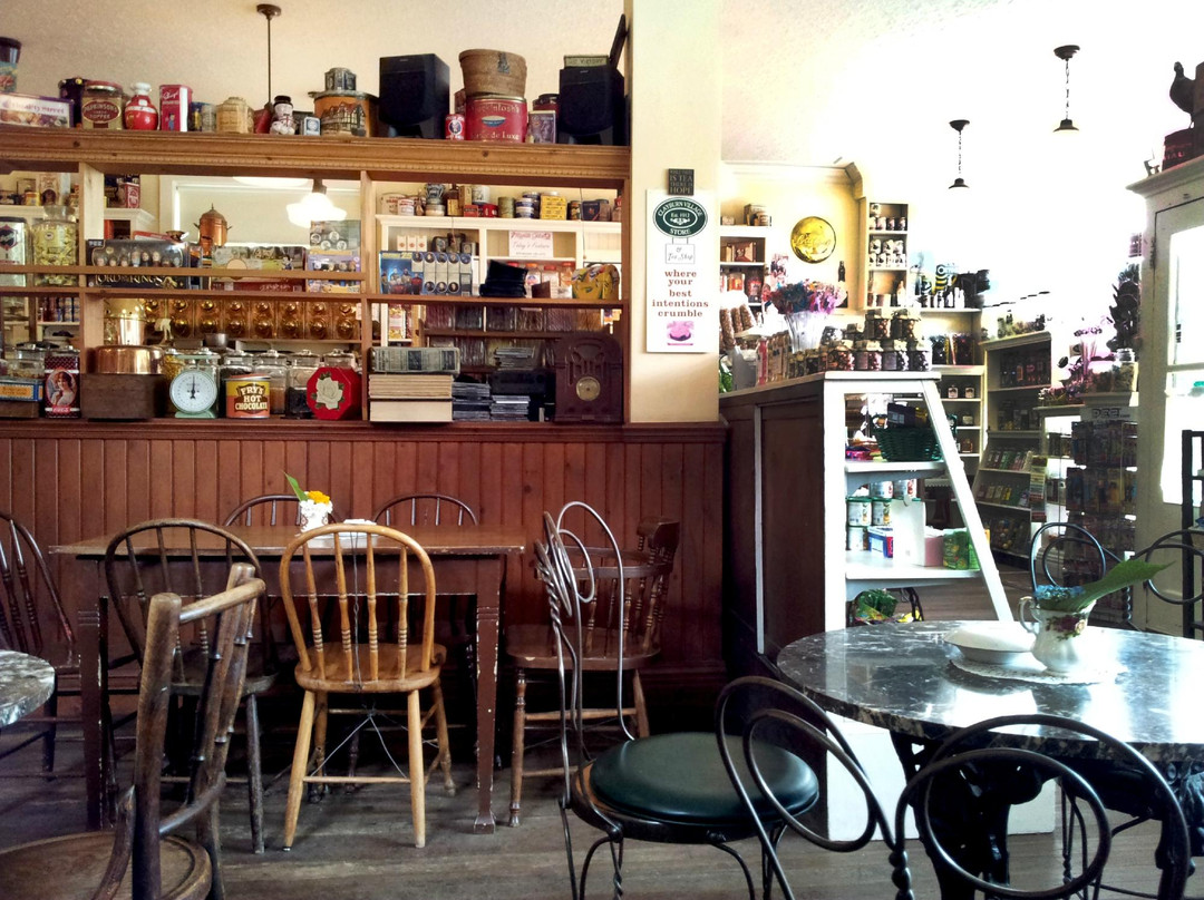 Clayburn Village景点图片
