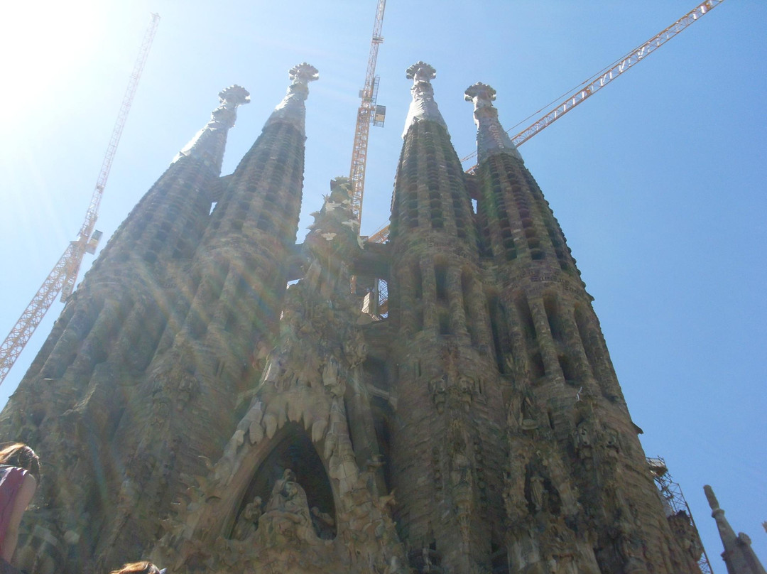 高迪建筑区徒步旅行-巴塞罗那必去景点