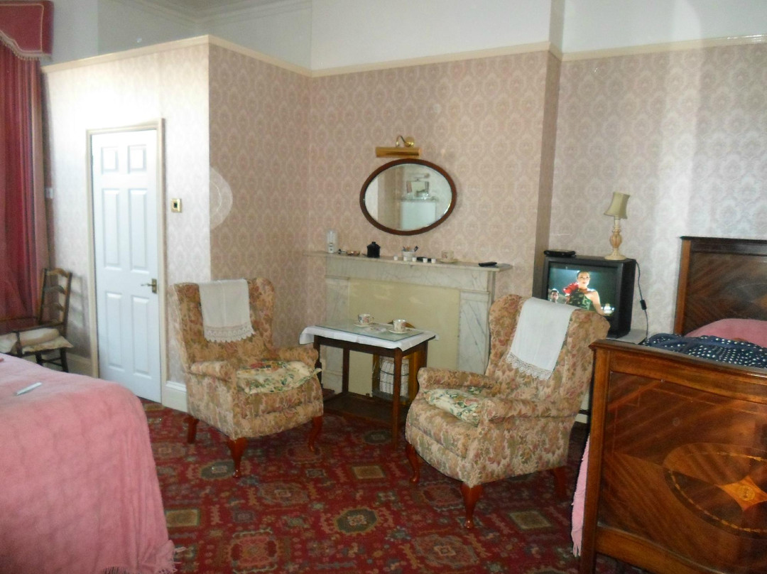 Chatsworth Hotel