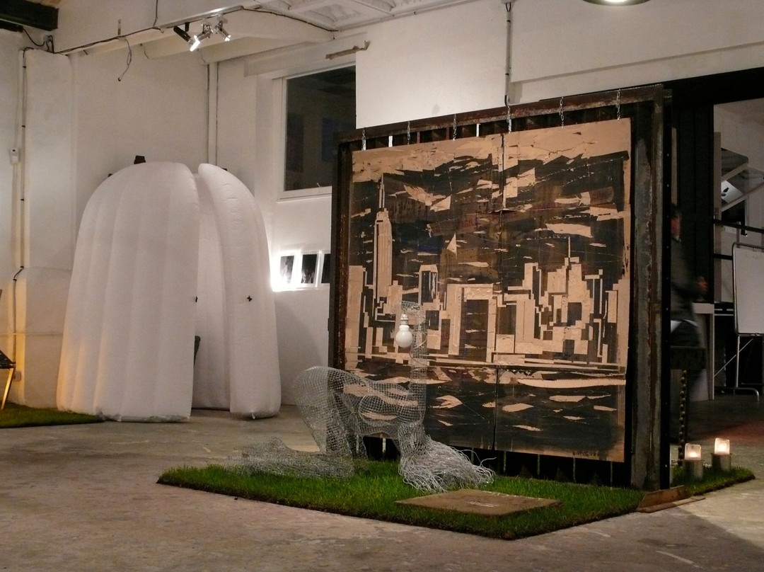 Galerie 13 avril景点图片