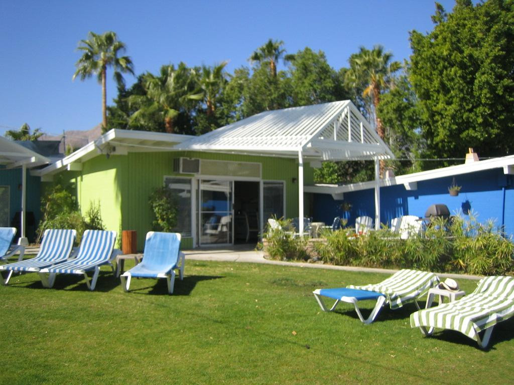 Ccbc Resort Hotel - A Gay Men's Resort