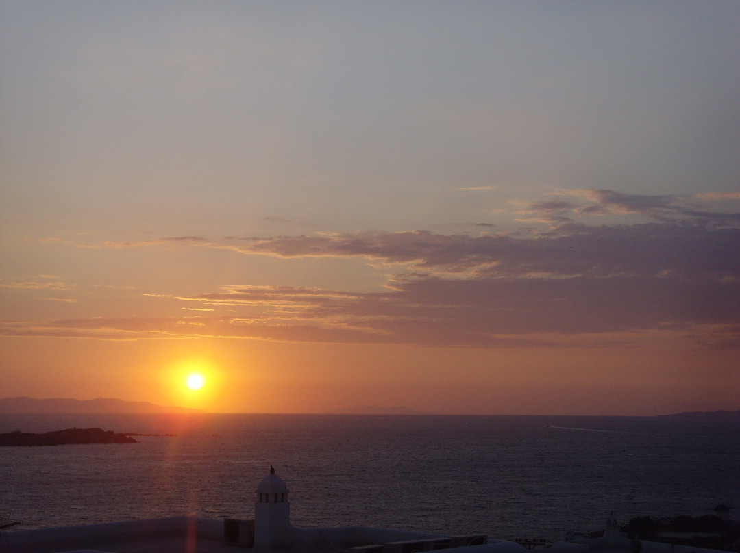 Sunset Party at Elysium Hotel-米克诺斯镇必去景点