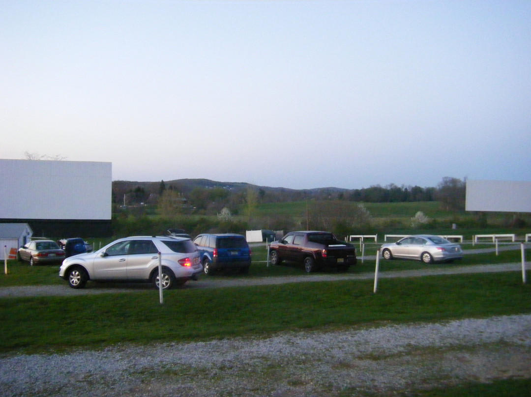Warwick Drive-In Theater景点图片