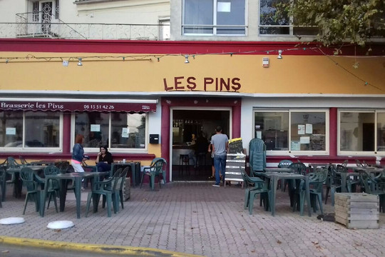 Cafe Les Pins