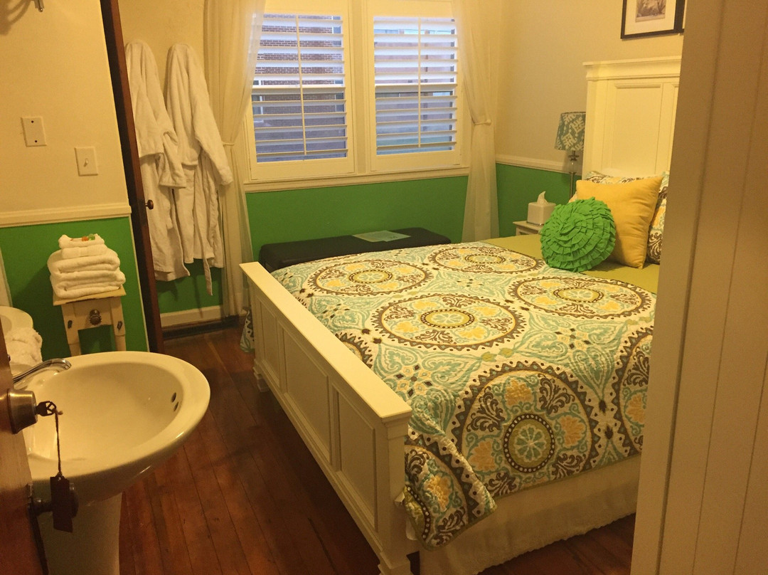 Main Street Manor Bed and Breakfast