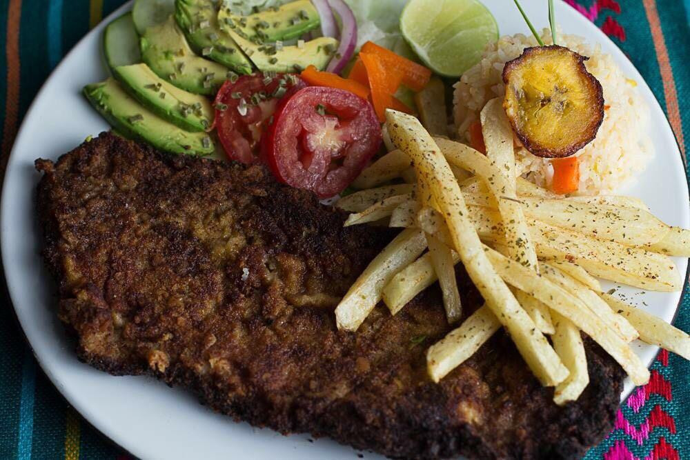 Gomez Farias餐馆和美食-La chalupa y buenas