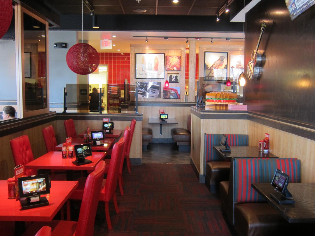 Warners餐馆和美食-Red Robin Gourmet Burgers And Brews