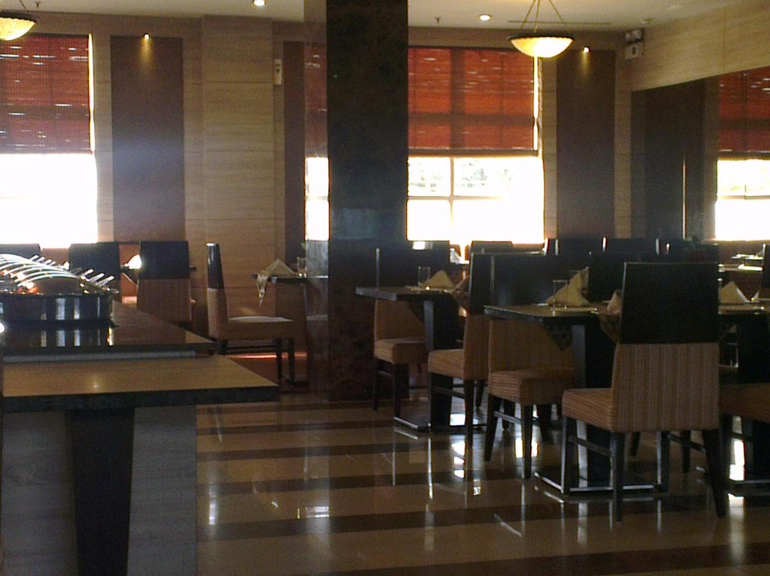 Vrindavan餐馆和美食-Nidhivan Sarovar Portico