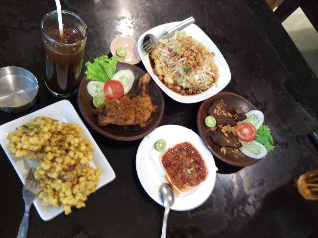 Kelapa Dua餐馆和美食-Gula Merah