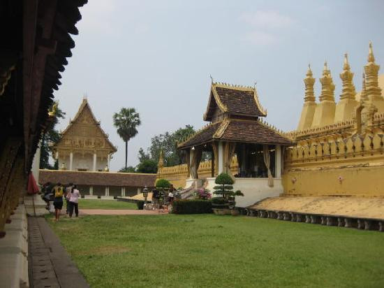 塔銮寺 (Pha That Luang)-万象必去景点