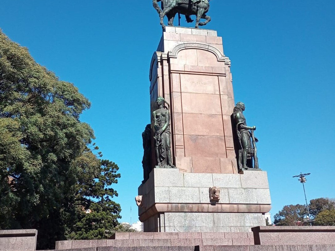 Monumento al General Carlos Maria de Alvear-布宜诺斯艾利斯必去景点