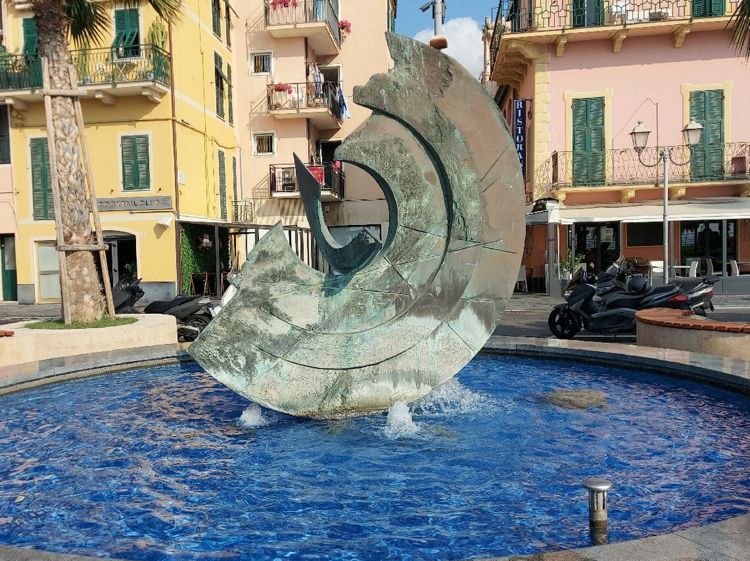 Fontana d'arte "Le misure, il cielo" di Walter Valentini