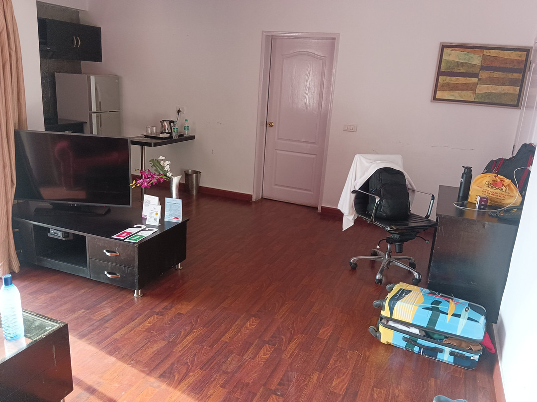 浦那皇家奥奇德中心酒店主图