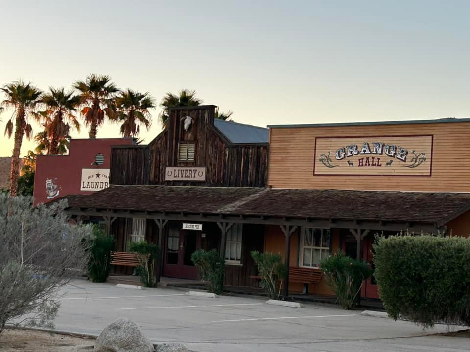 Palm Canyon Hotel & RV Resort主图