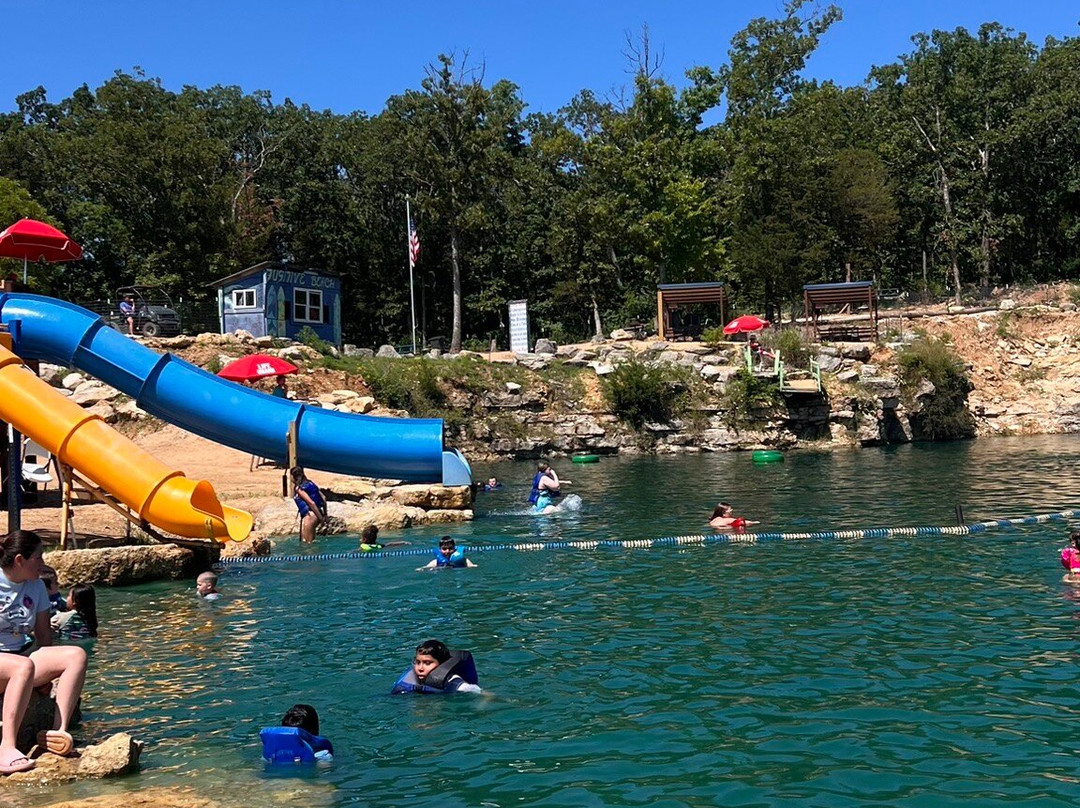 The Fugitive Beach-罗拉必去景点