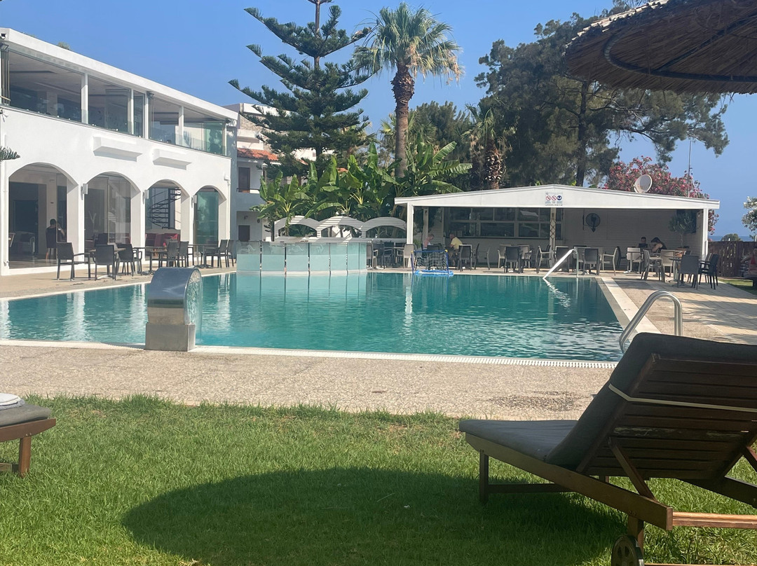 瓦连村酒店主图