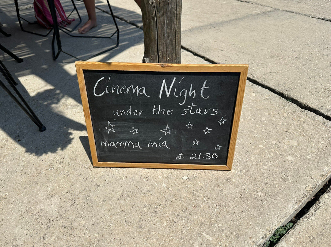 My Little Place On The Hill主图