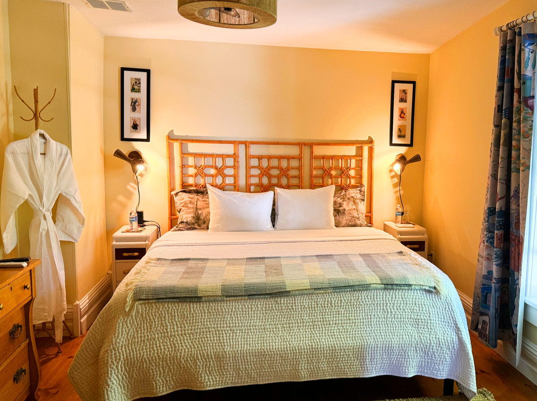 The Queen's Inn主图