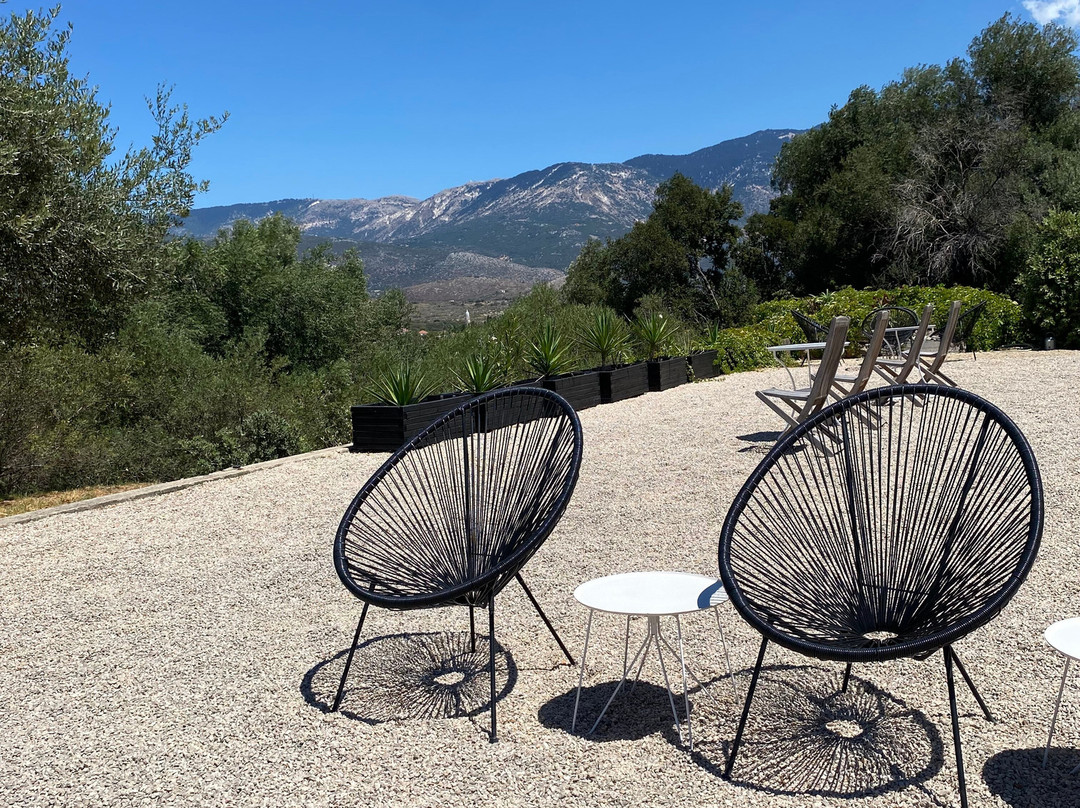 My Little Place On The Hill主图