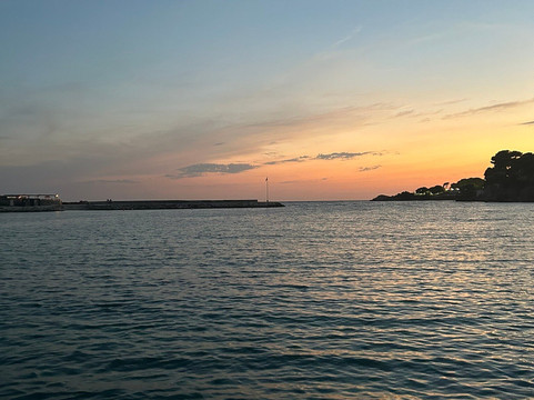 Plage de  Renecros-邦多勒必去景点