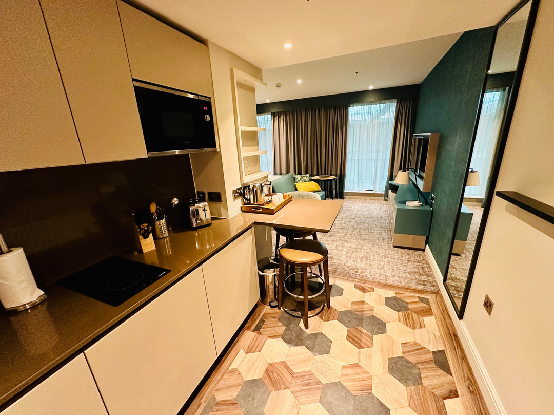 Staybridge Suites London - Heathrow Bath Road by IHG主图