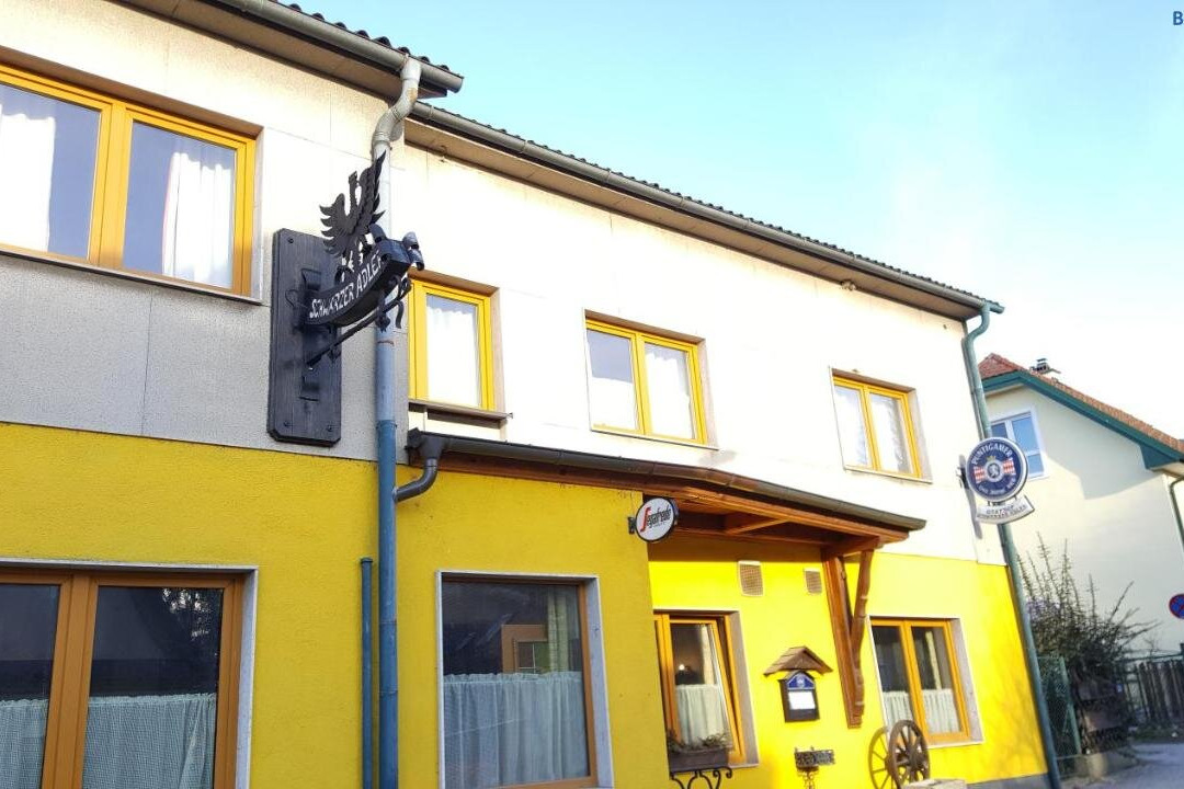 Maria Gugging酒店住宿-Gasthaus Schwarzer Adler