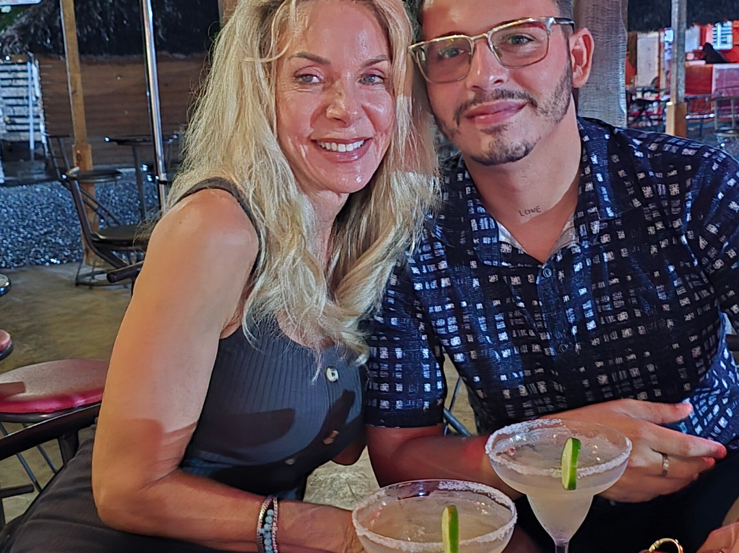 El Español VIP - Bar & Car Wash