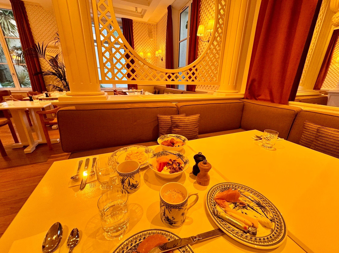 Lilou Hotel