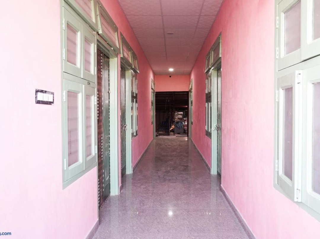 Hotel O Shree Ram Hotel & restaurant