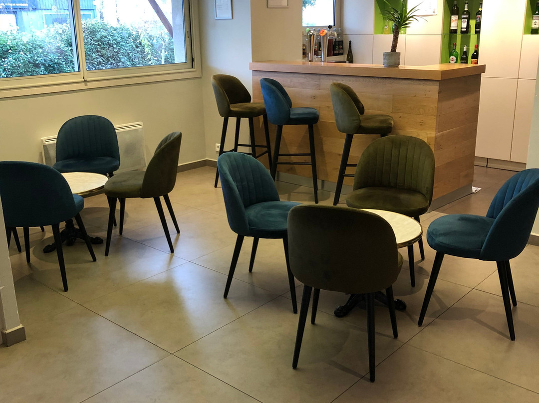 Logis Hôtel les Loges主图