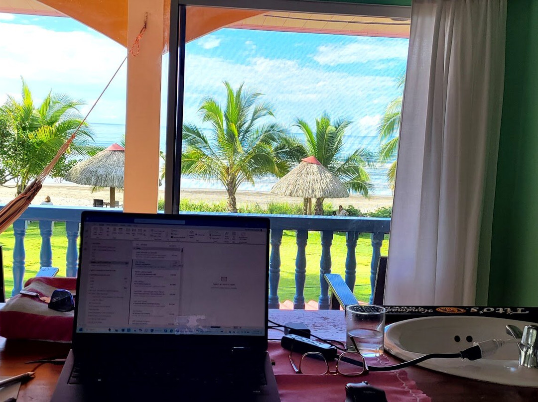 Las Lajas Beach Resort主图