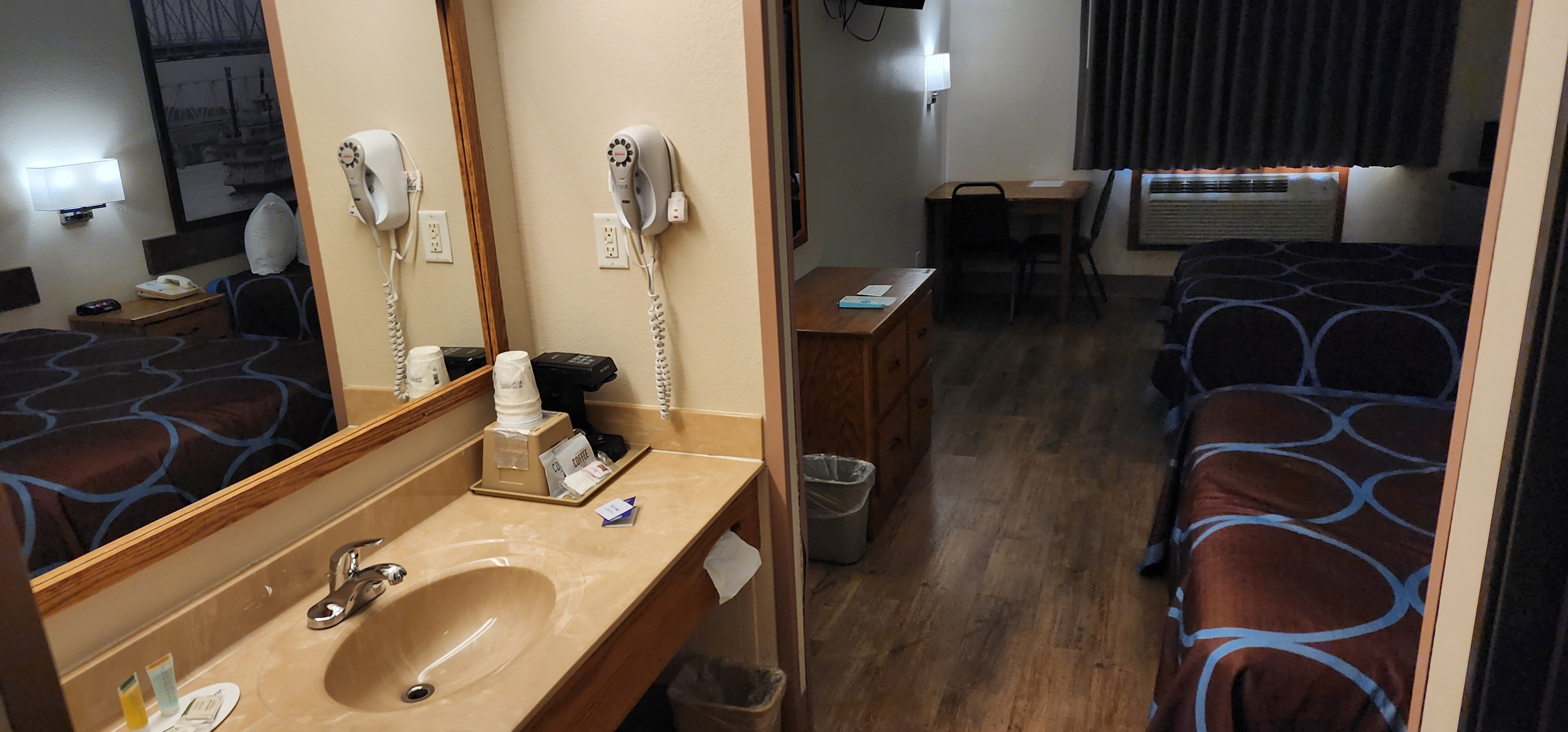 Super 8 by Wyndham Gallipolis Pt Pleasant Area-客卧