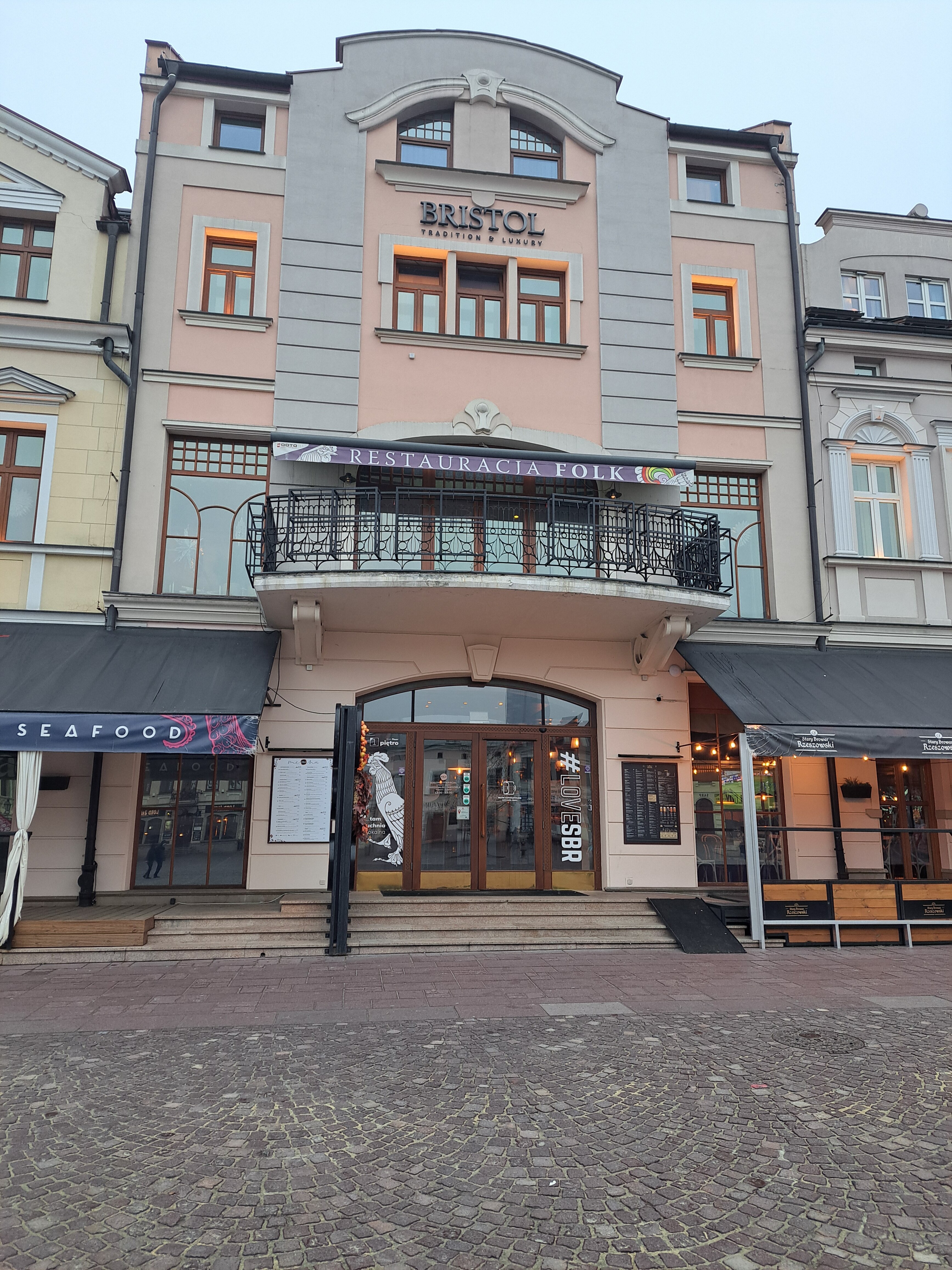 Hotel Bristol -Tradition and Luxury-官方