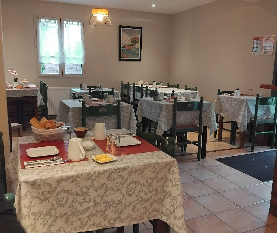 Logis Auberge les Vallees du Perche主图