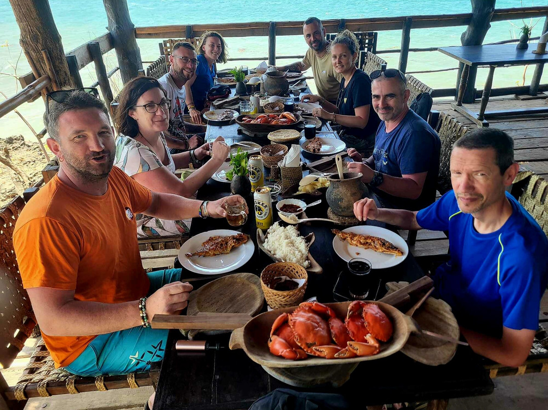 Charlie Claw's-Wasini Island必去景点