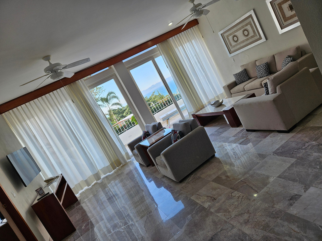 Grand Miramar All Luxury Suites & Residences主图